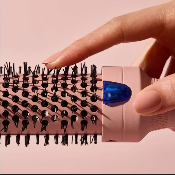 NWT Volumizing Thermal Brush - Picture 4 of 7